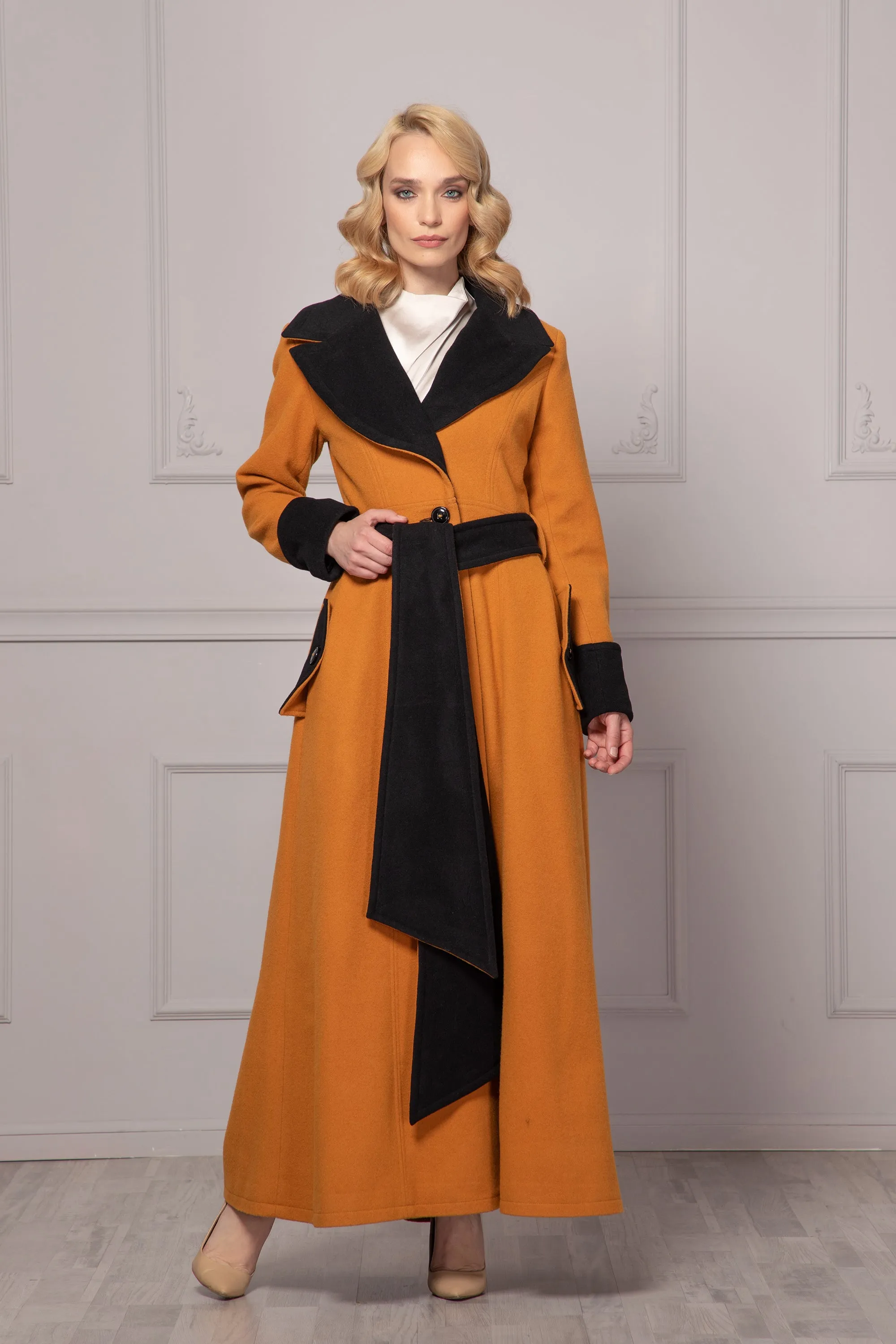 FLATTERING BELTED COAT