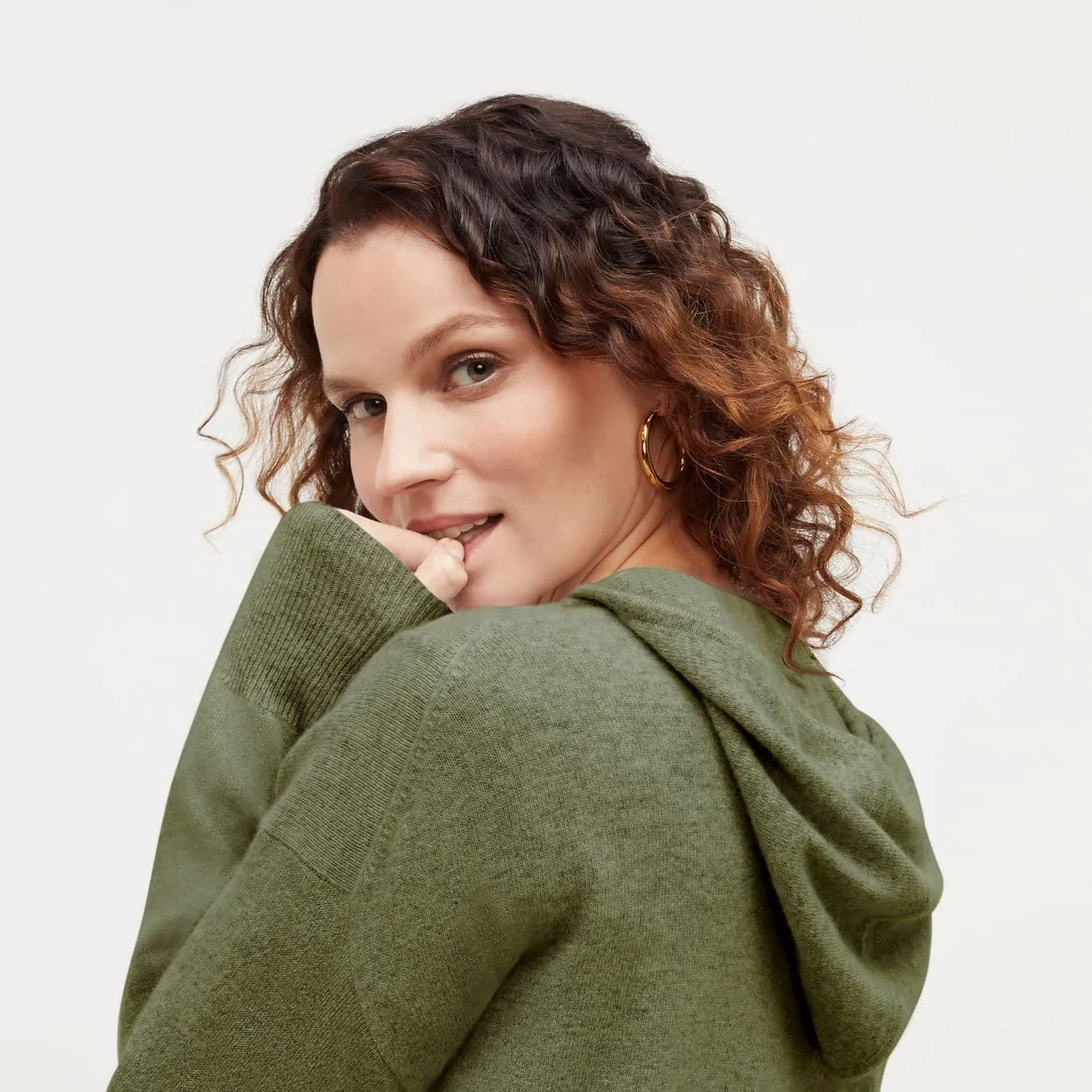 Judith Hoodie - Cashmere :: Olive