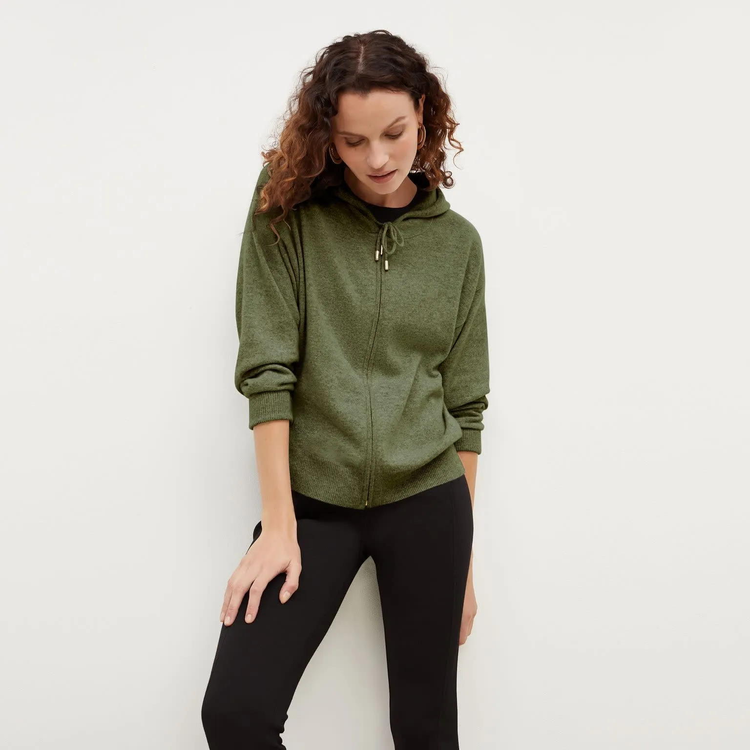 Judith Hoodie - Cashmere :: Olive