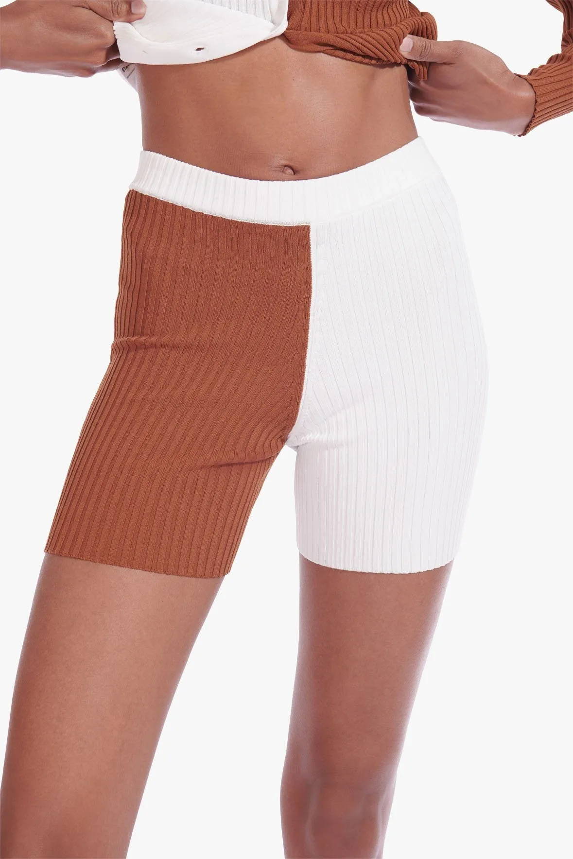 MAKI SHORT | TAN WHITE