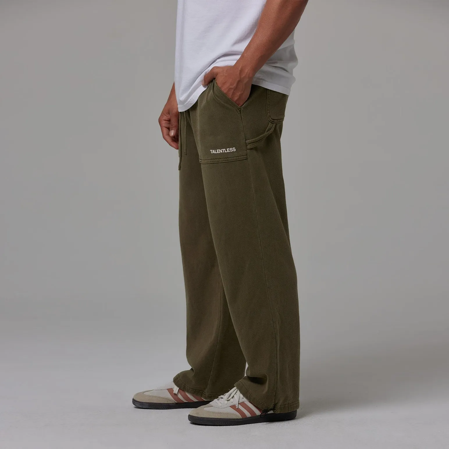 Talentless Carpenter Sweatpants in Military Green